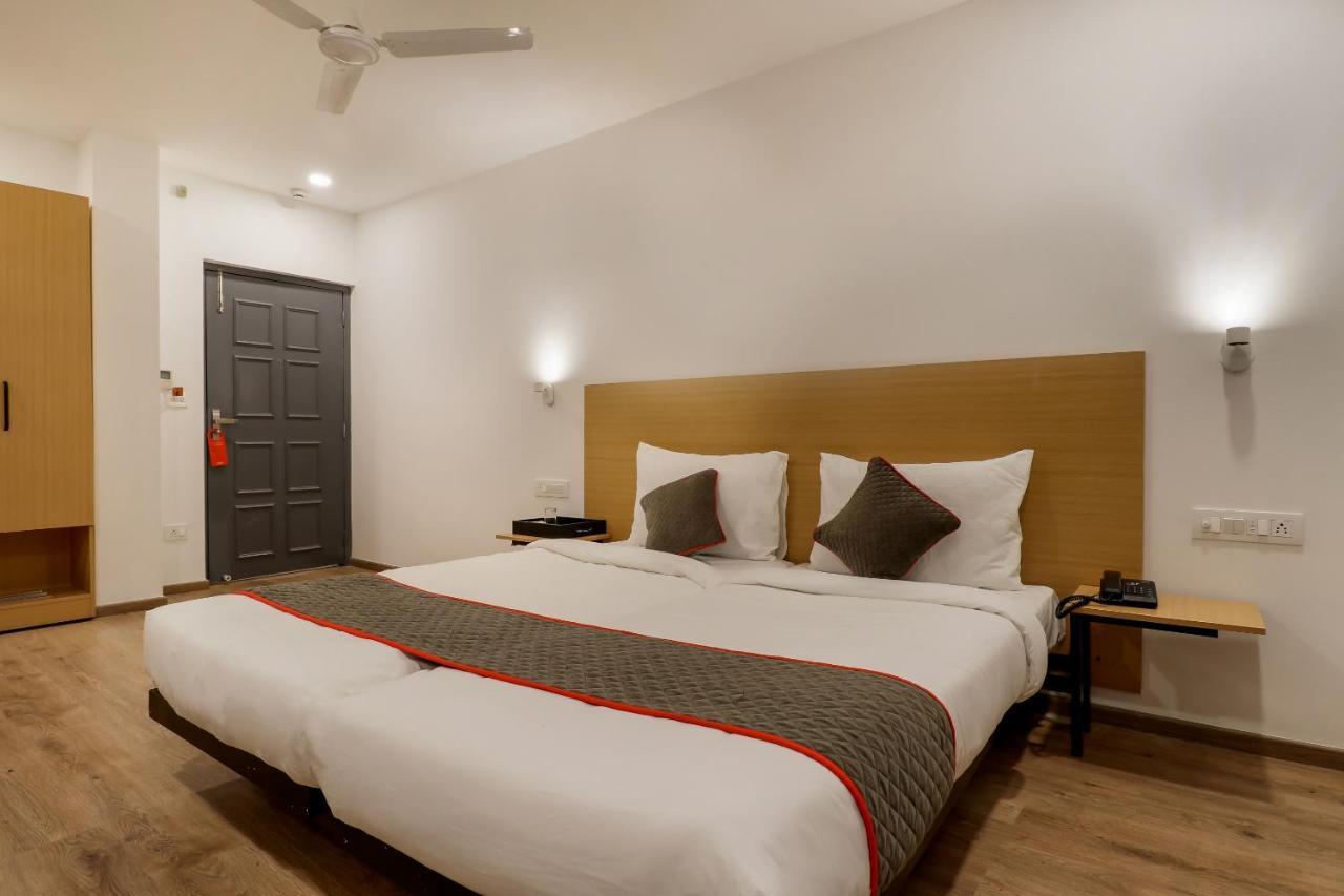 Oyo Townhouse 181 Ganeshpeth Colony Hotel Nagpur Exterior photo